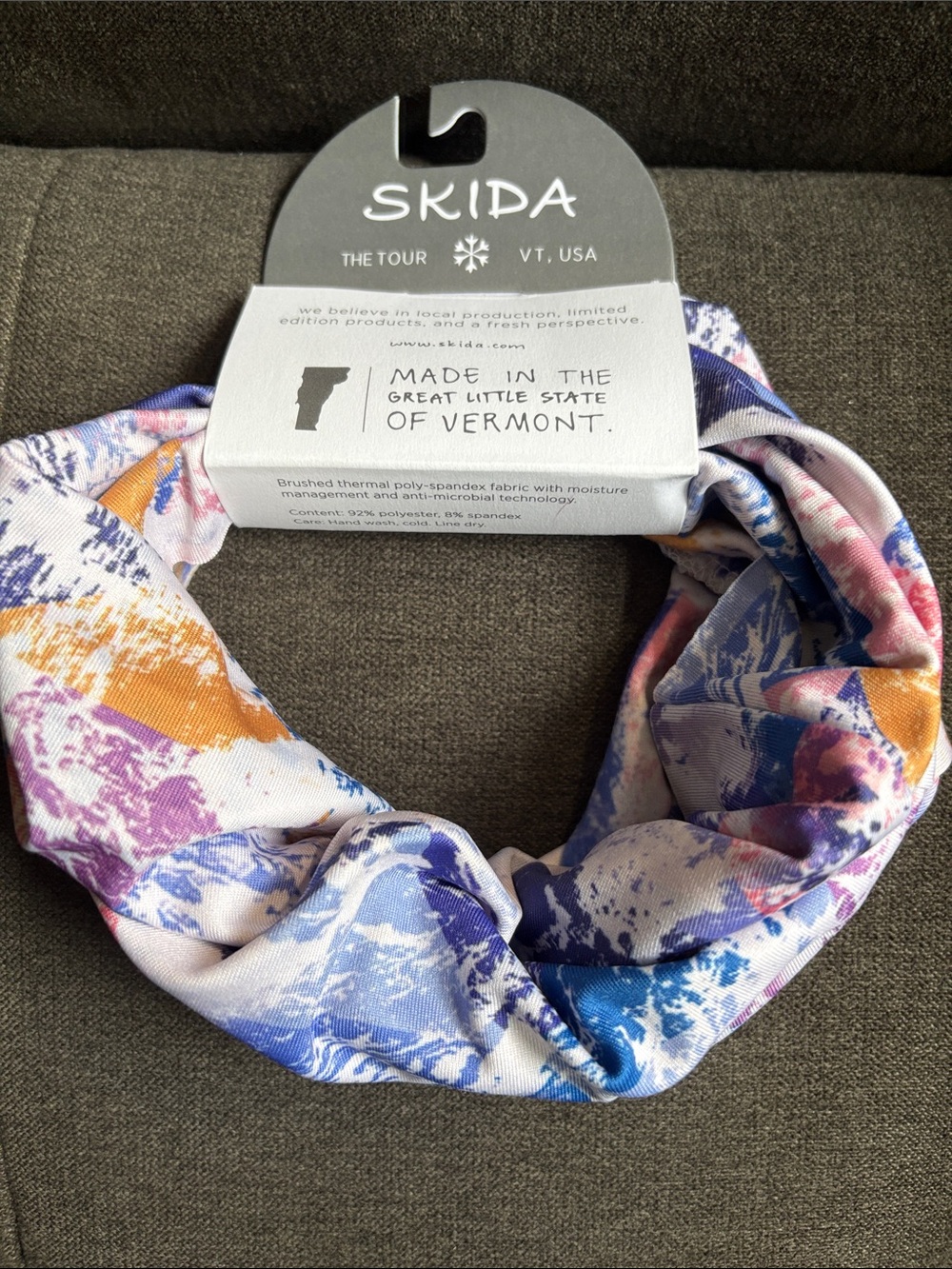 NWT Skida Color Splash Snow Tour Neck Gaiter